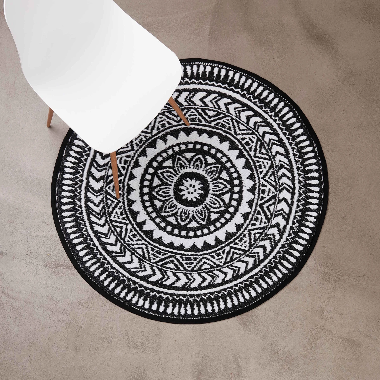 In- & Outdoor-Teppich Ø118cm COLOUR CLASH In Schwarz-Weiß – Bild 4