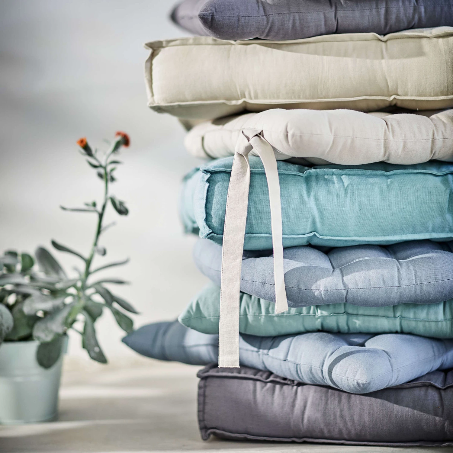 Stuhlkissen Mit Bändchen Ø42cm SOLID In Grau – Bild 2