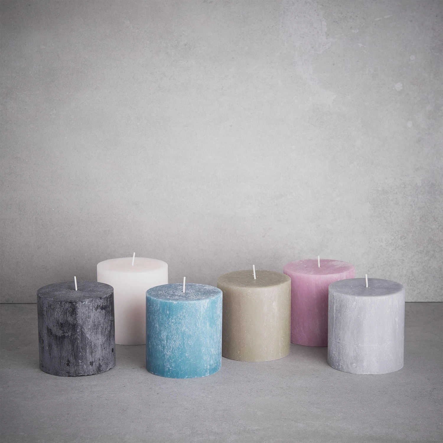 Stumpenkerze Höhe 10cm RUSTIC In Grau – Bild 2